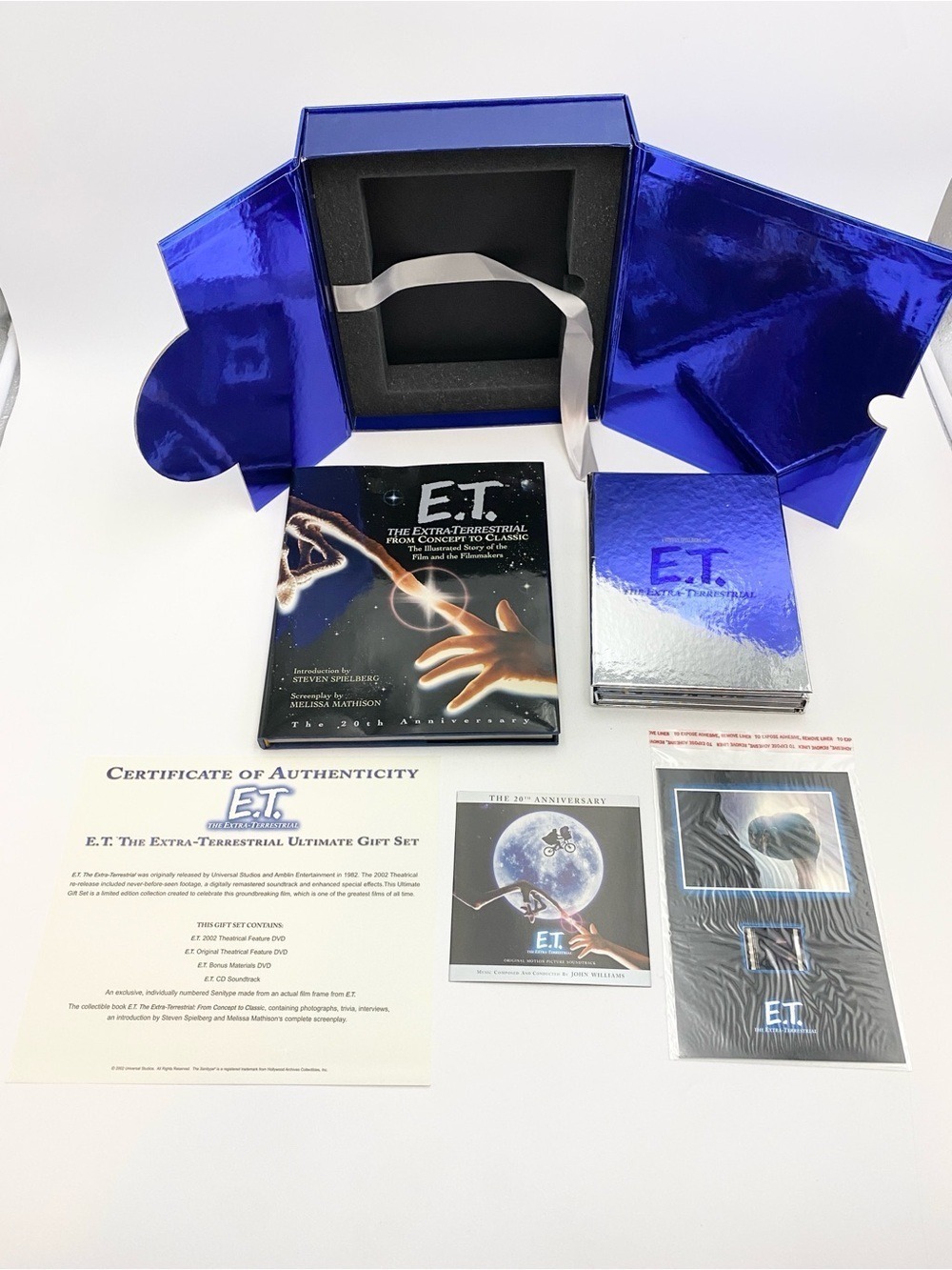 E.T. The Extra-Terrestrial Ultimate Gift Set 3-Disc DVD with CD and Book (2002)